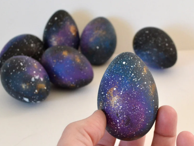 Фіолетові крашанки, кадр з відео