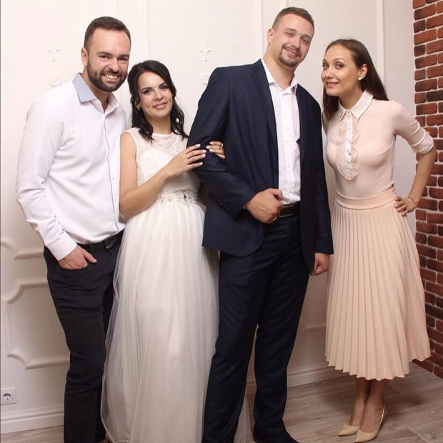 Евгения Власова побывала на свадьбе друзей