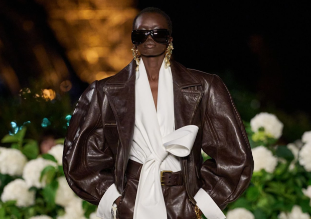 Трендовое цветовое сочетание на весну 2026, фото: Saint Laurent