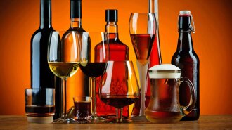 Вчені назвали два види алкоголю, які знищують мозок