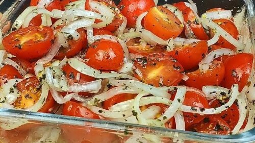Превращаем обычные помидоры во вкусную и сочную закуску