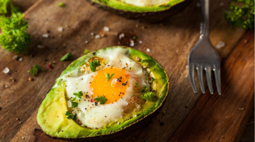 авокадо яйцо
