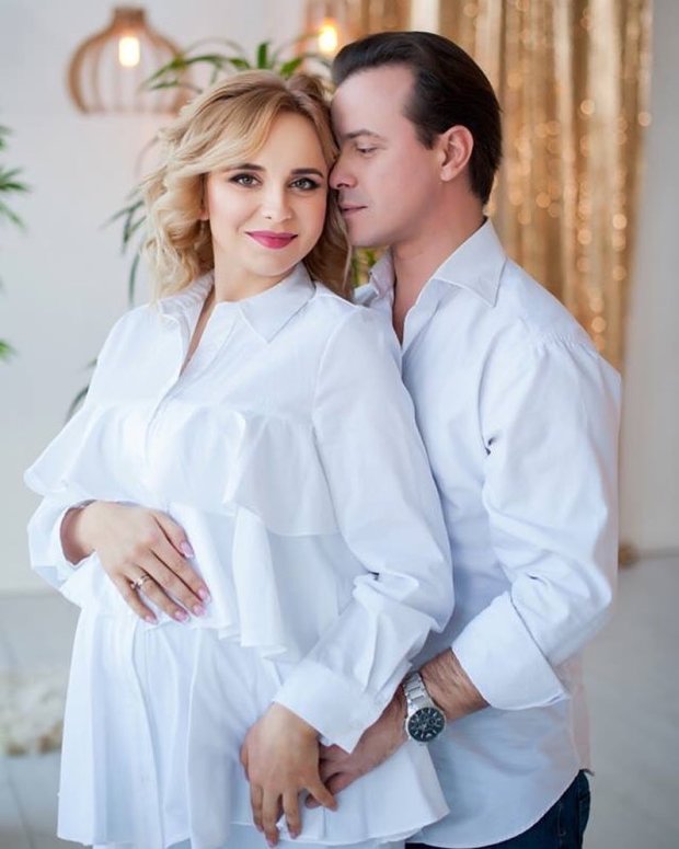 Беременная Лилия Ребрик с мужем