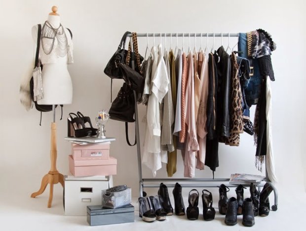 Розбір гардеробу: звільнити шафа для нових, крутих комплектів