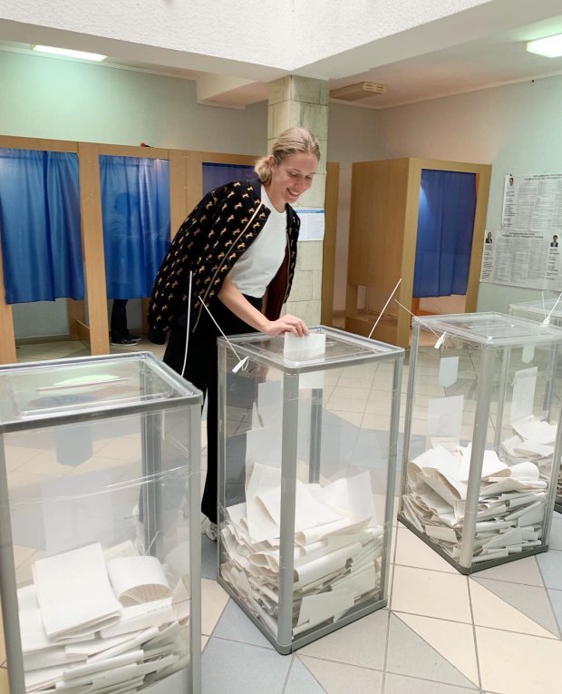 катя осадчая, юрий горбунов, выборы 2019 в украине, за кого голосовали звезды на выборах