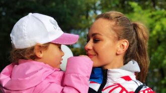 Яна Соломко похвалилася своїм заокеанним відпочинком з чотирирічною донькою Кірою - фото