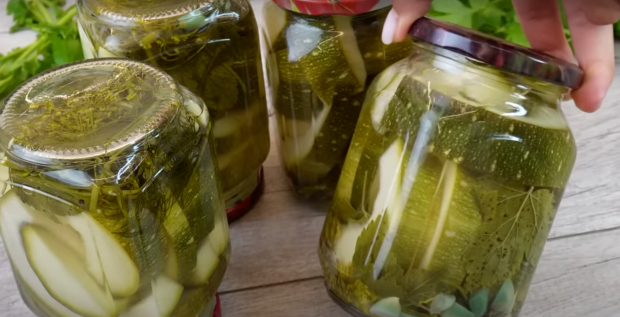 Мариновані кабачки