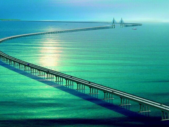 Китай построил самый длинный в мире мост