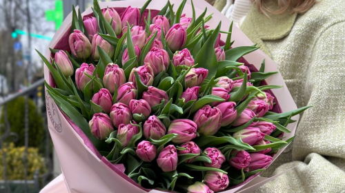 Букет квітів, тюльпани, фото із соцмереж