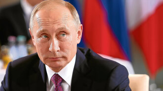Володимира Путіна висміяли за безглуздий наряд: светр президента РФ порівняли з «бабусиної кофтою»