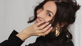 39-летняя Мейхер снялась в платье без лифчика – сразила своей естественной красотой