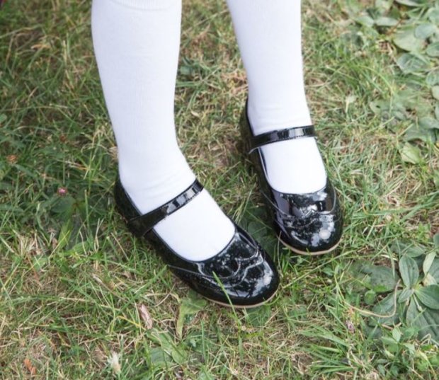 класичні шкільні туфлі для дівчаток – 1195 грн.