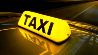 В Киеве таксист избил темнокожего пассажира - им оказался популярный диджей и модель – подробности