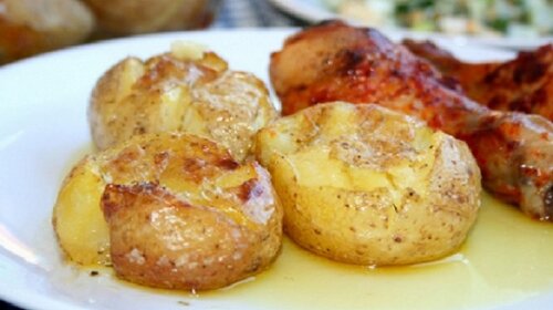 Картопля по-португальськи-настільки смачний , що однієї порції буде мало