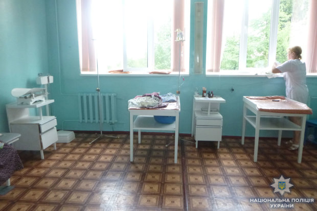 Больница Подольска Одесской области, в которой мать бросила на подоконнике малыша, девочка умерла (ф