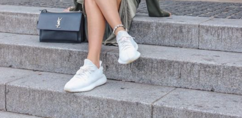 Мода, одяг, кросівки