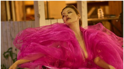Засветила обнаженную грудь: роскошная Тина Кароль в полупрозрачном платье снялась для глянца