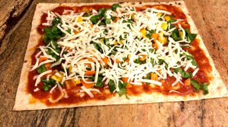 Пицца на лаваше в микроволновке: как приготовить вкусное блюдо за три минуту