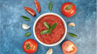 Попробуйте обжарить томатную пасту и не пожалеете: кулинарная хитрость