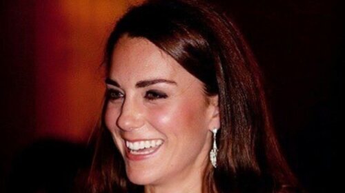 Жена вампира: одно из платьев Кейт Миддлтон признали нарядом 10-летия - «Королевский изумрудный к лицу» (ФОТО)