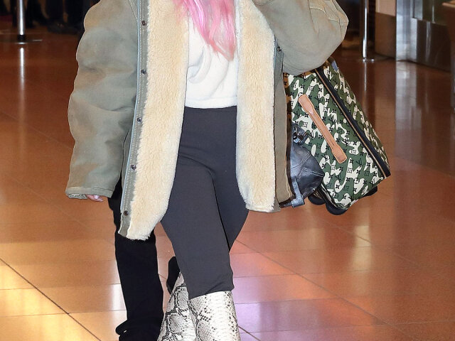 Kim Kardashian at Haneda International Airport, Tokyo, Japan — 26 Feb 2018