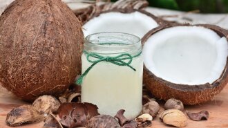 Способствует похудению, на нем полезно жарить и другие мифы о пользе кокосового масла
