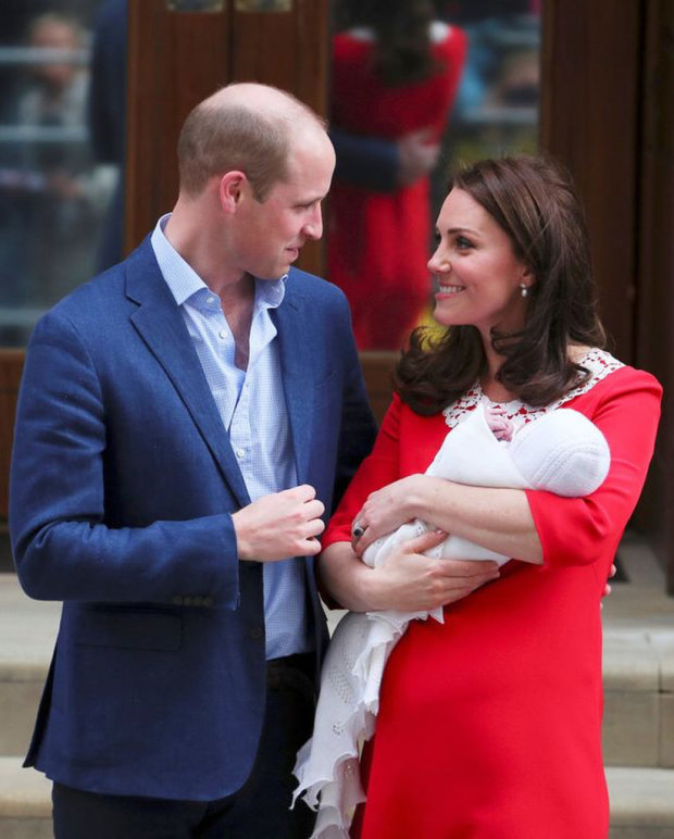 Принц Вільям і Кейт Міддлтон з новонародженим сином