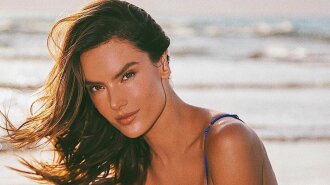 Мокрый ангел Victoria’s Secret показала пикантные фотографии топлес – даже в 39 лет Алессандра выглядит роскошно (фото)