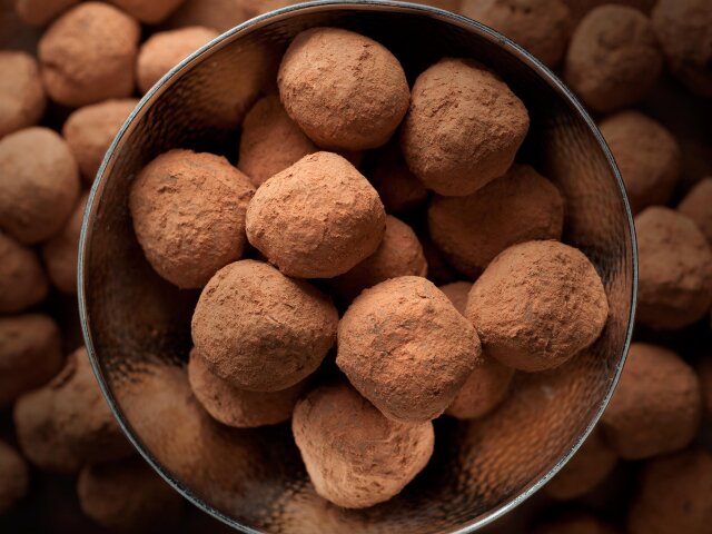 10656_charles_chocolates_chocolate_truffles