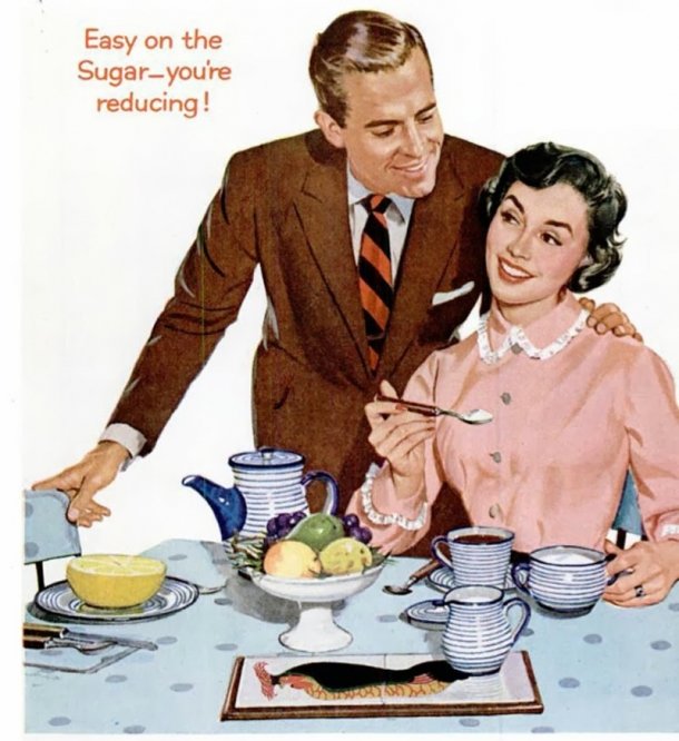 Муж с радостью напоминает жене, что она на диете, так что никакого сахара