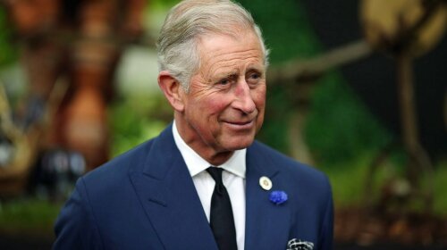1485066745_prince-charles-waiting-in-line-throne-ftr