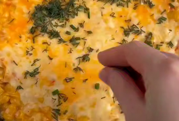 Закуска з кукурудзи, кадр з відео