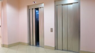 Неисправный лифт стал причиной смерти 2-месячного младенца