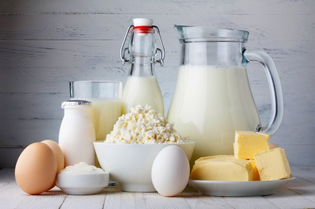 Молоко і кисломолочні продукти варто вживати з обережністю