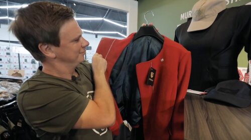 Дмитрий Комаров познакомился с "Армани" пуленепробиваемой одежды: как она выглядит