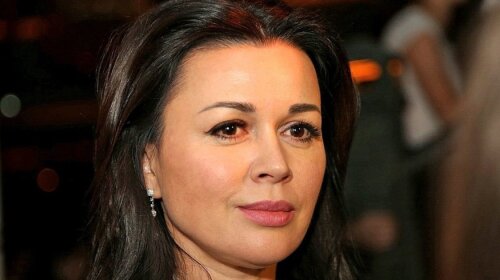 "Привыкает к себе такой": близкие Заворотюк рассказали, как болезнь изменила "няню Вику"
