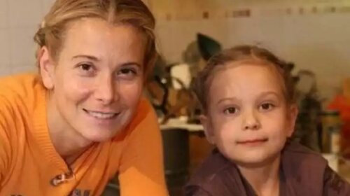 Трагедія в родині Кончаловських: старша донька Юлії Висоцької впала в кому 6 років тому