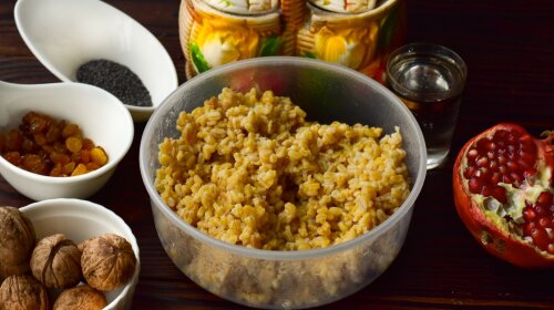 Найоригінальніший рецепт куті: замість пшениці-булгур, замість узвару-смачний медовий напій