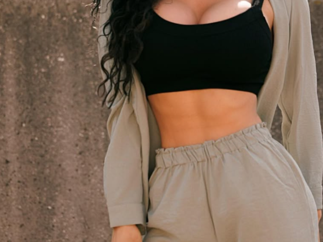 Жінка, мода, одяг