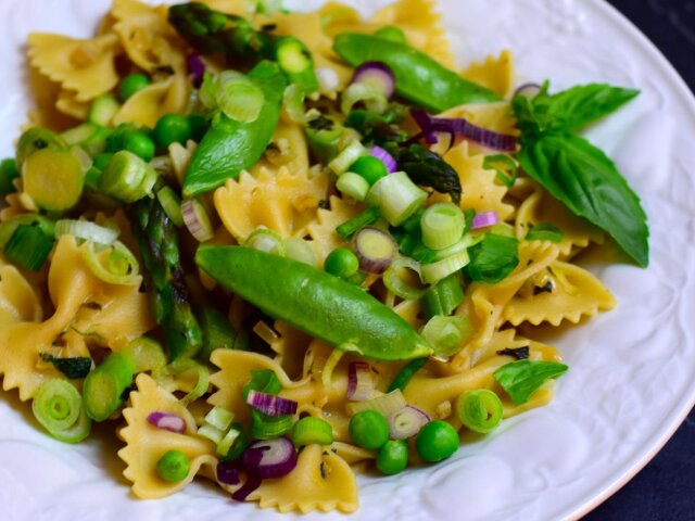 pasta-primavera-with-peas-asparagus-and-mint
