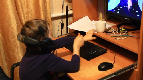 Дитина за комп'ютером