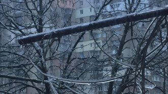 Україна перетворилася на ковзанку: крижаний дощ залишив без світла сотні будинків, на дорогах затори (ФОТО, ВІДЕО)