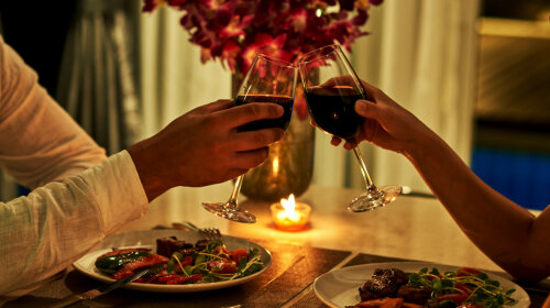 Меню для романтичної вечері на 14 лютого: чим порадувати другу половинку в День Святого Валентина