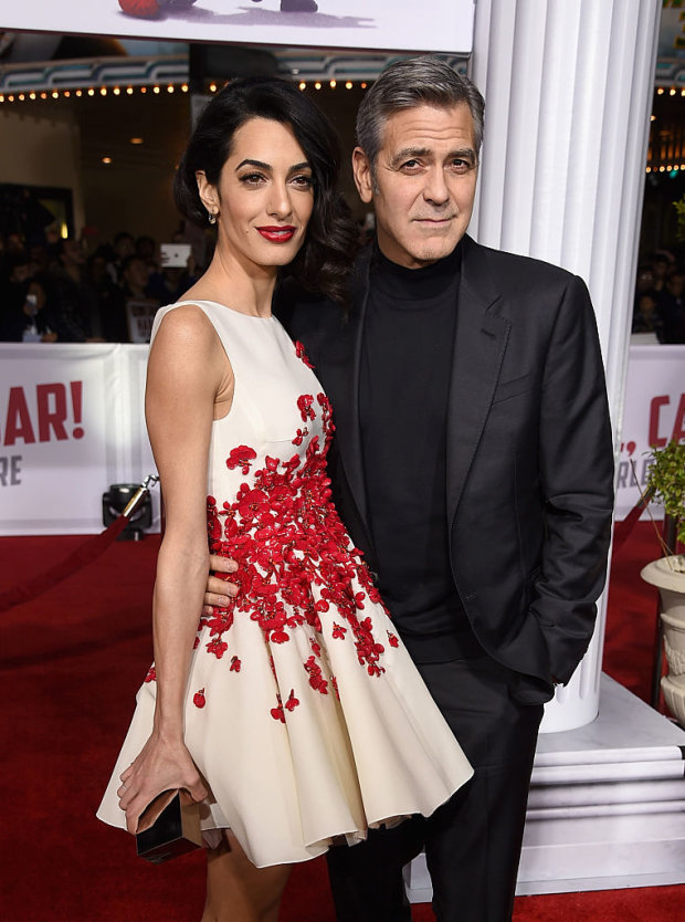 Голливудский актер Джордж Клуни с супругой Амаль
