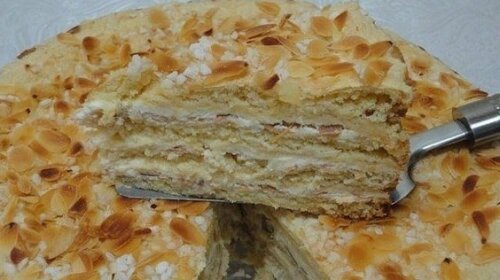 Быстрый тортик со сгущенкой - отличная альтернатива надоевшему Медовику