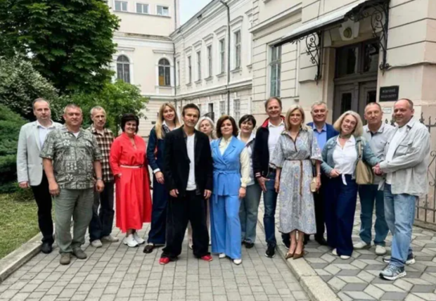 Святослав Вакарчук та його одногрупники