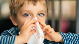 boy-sneeze-tissue-nose