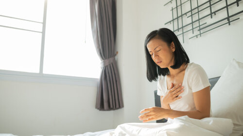 Инфаркт: кардиолог назвала симптомы и правила оказания первой помощи
