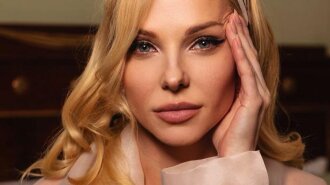 Ведущая "Х-фактора" Даша Трегубова восхитила нежным образом для романтического ужина в постели