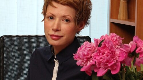 Олена-Крістіна Лебідь показала рослинність на грудях: "в костюмі Адама"